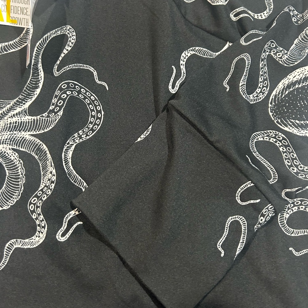 NWT LuLaRoe Amber 3XL Black Hoodie with White Octopus Design - Picture 3 of 9